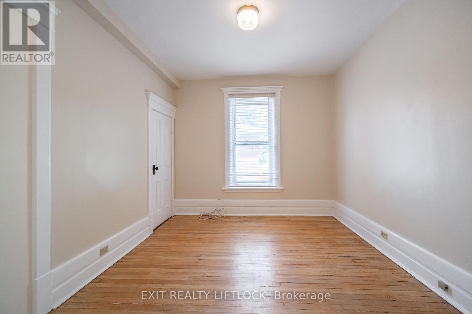 141 Hunter Street E, Peterborough East (Central), Ontario  K9H 1G7 - Photo 17 - X12260273