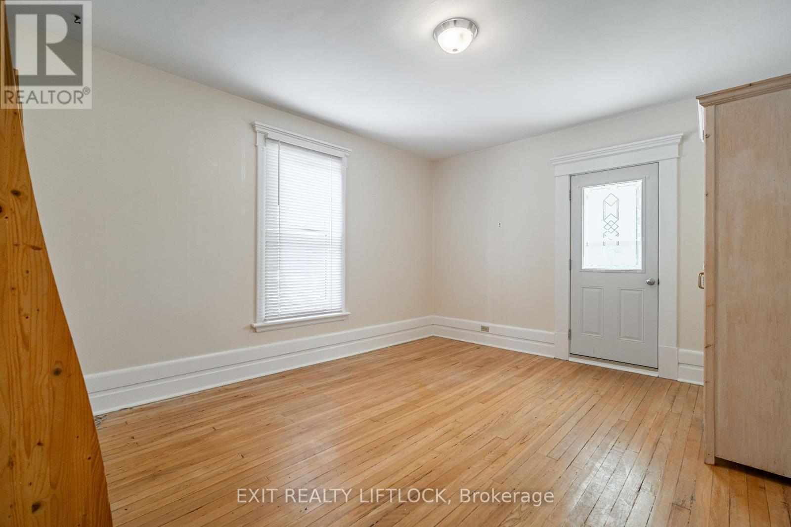 141 Hunter Street E, Peterborough East (Central), Ontario  K9H 1G7 - Photo 18 - X12260273