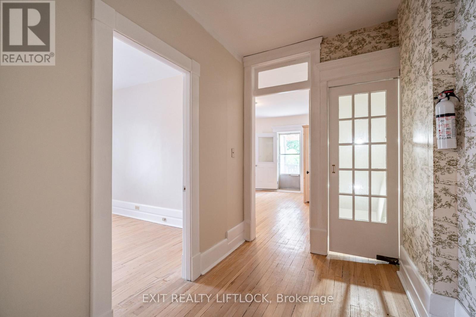 141 Hunter Street E, Peterborough East (Central), Ontario  K9H 1G7 - Photo 19 - X12260273