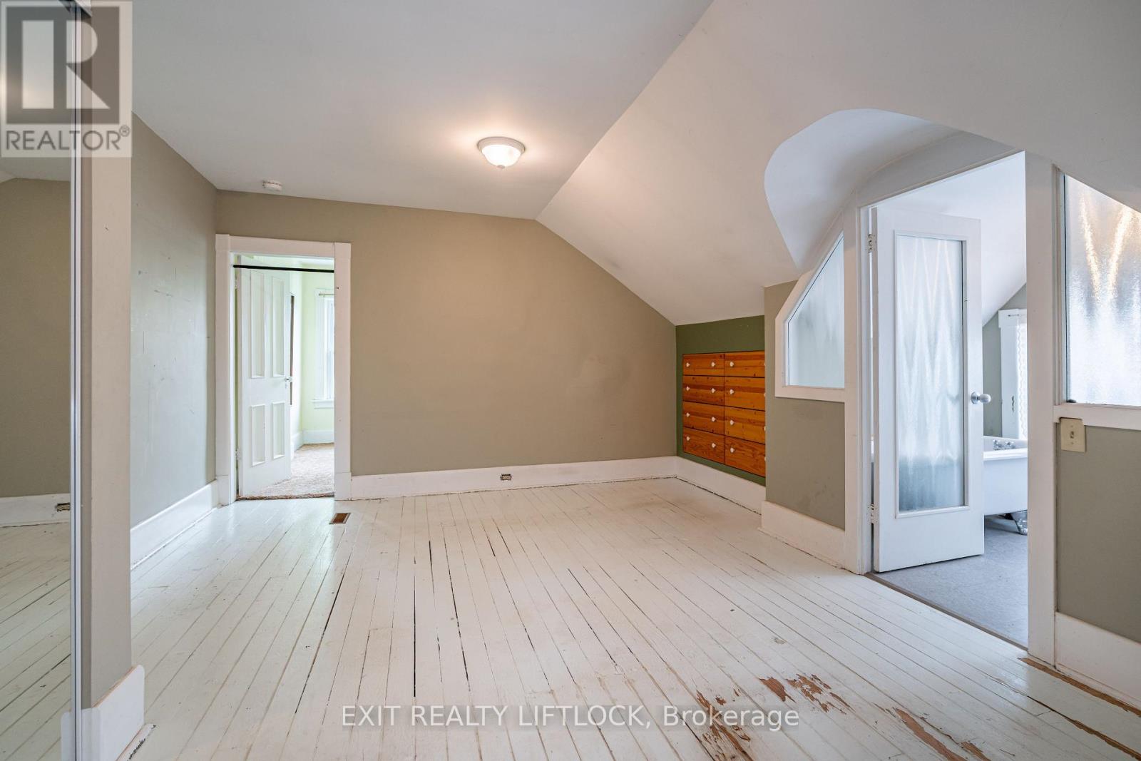 141 Hunter Street E, Peterborough East (Central), Ontario  K9H 1G7 - Photo 20 - X12260273