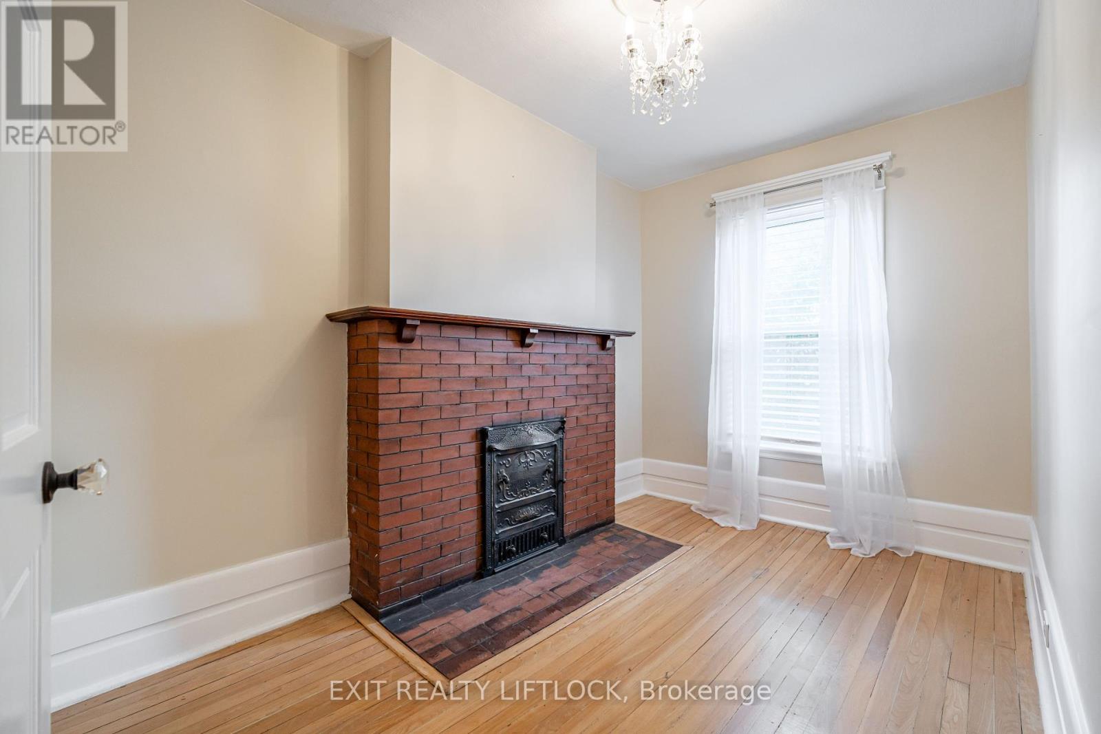 141 Hunter Street E, Peterborough East (Central), Ontario  K9H 1G7 - Photo 16 - X12260310