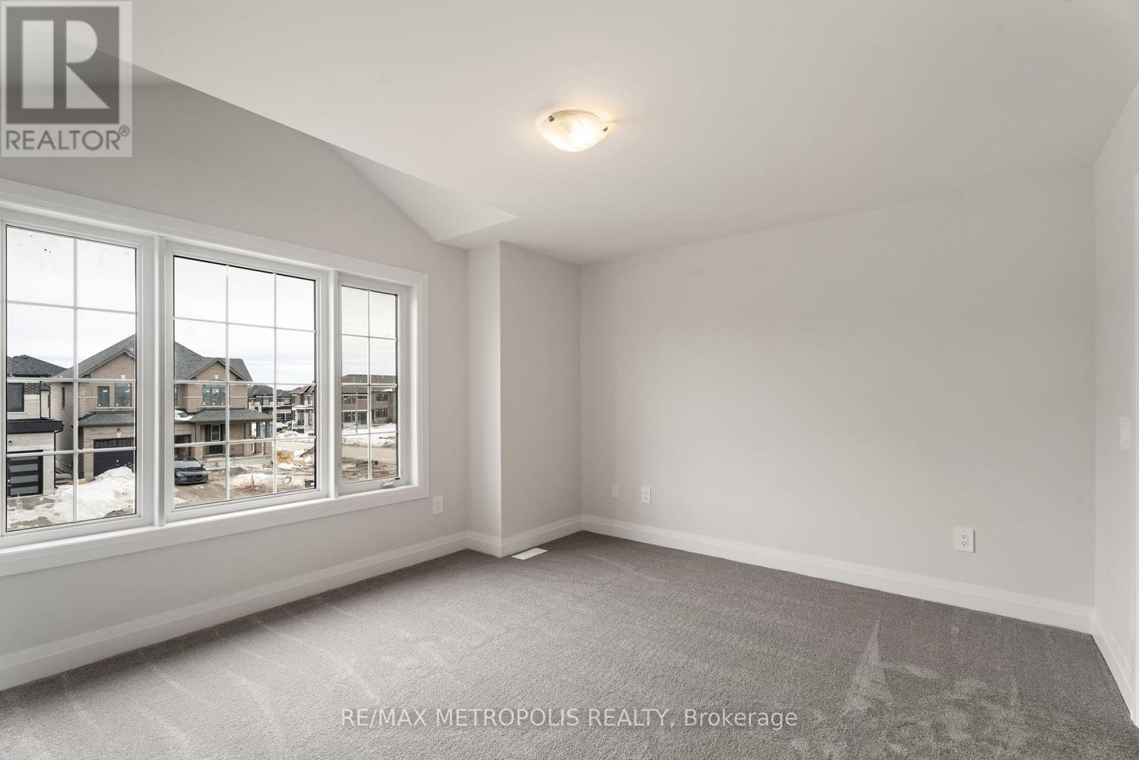 84 Butler Boulevard, Kawartha Lakes (Lindsay), Ontario  K9V 4R1 - Photo 15 - X12260229