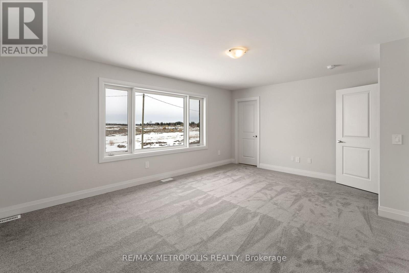 84 Butler Boulevard, Kawartha Lakes (Lindsay), Ontario  K9V 4R1 - Photo 28 - X12260229