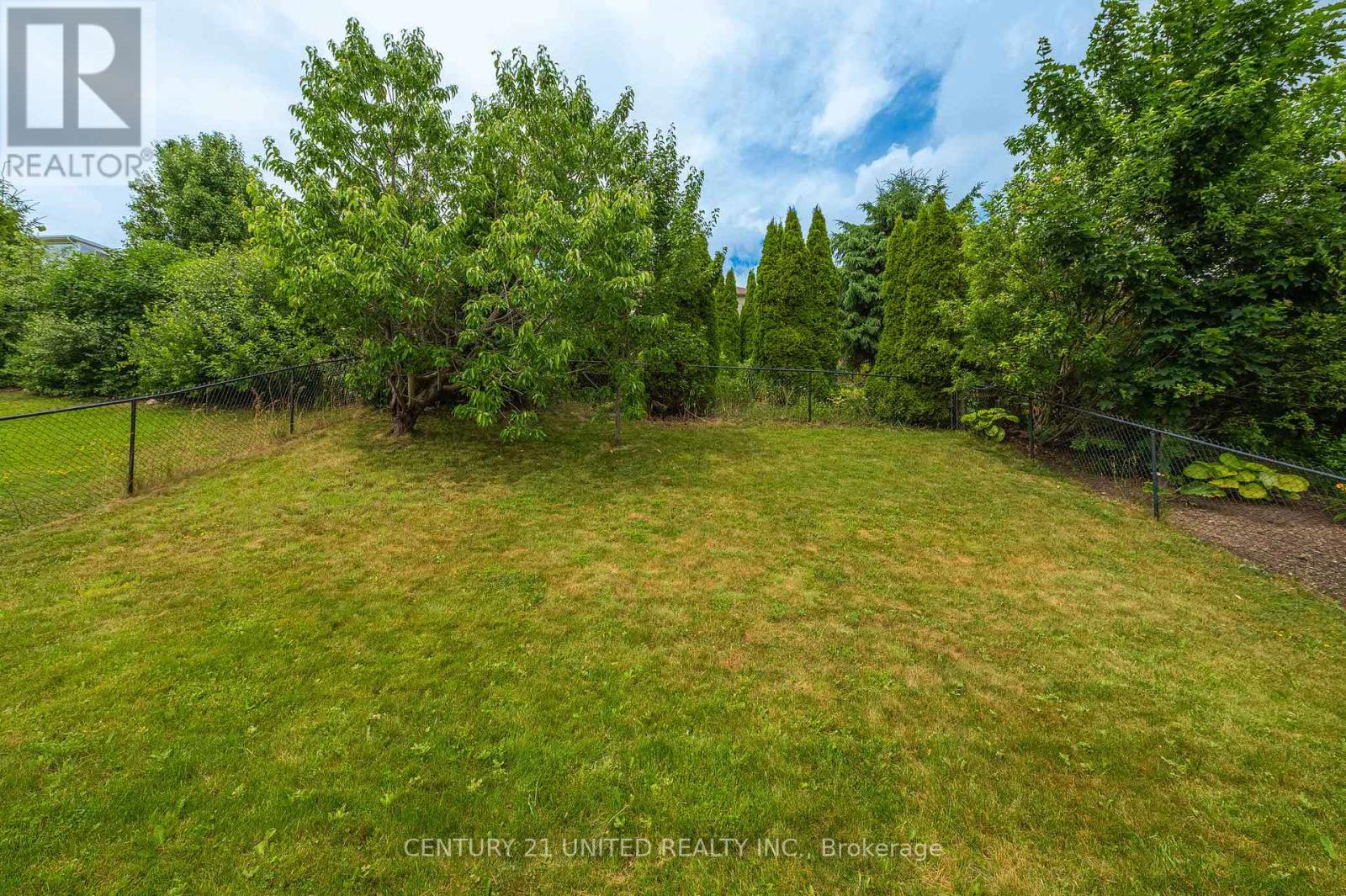 111 Milroy Drive, Peterborough North (North), Ontario  K9H 7T2 - Photo 25 - X12260625