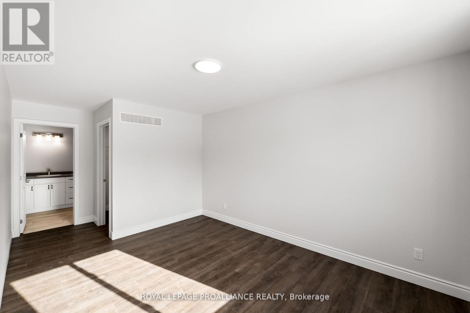 208 Homewood Avenue, Trent Hills (Hastings), Ontario  K0L 1Y0 - Photo 6 - X12260695