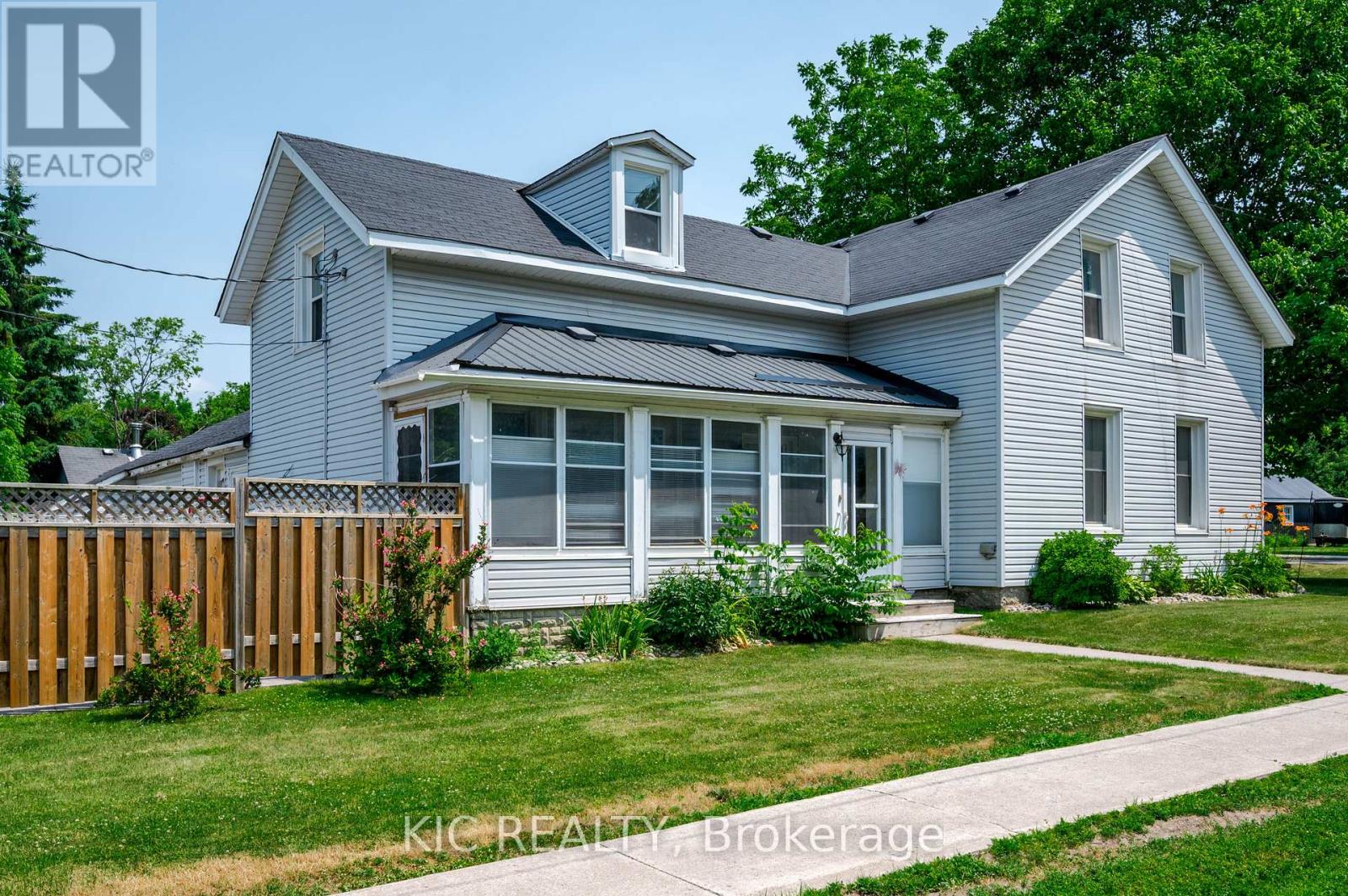 60 Queen Street, Asphodel-Norwood (Norwood), Ontario  K0L 2V0 - Photo 2 - X12260518