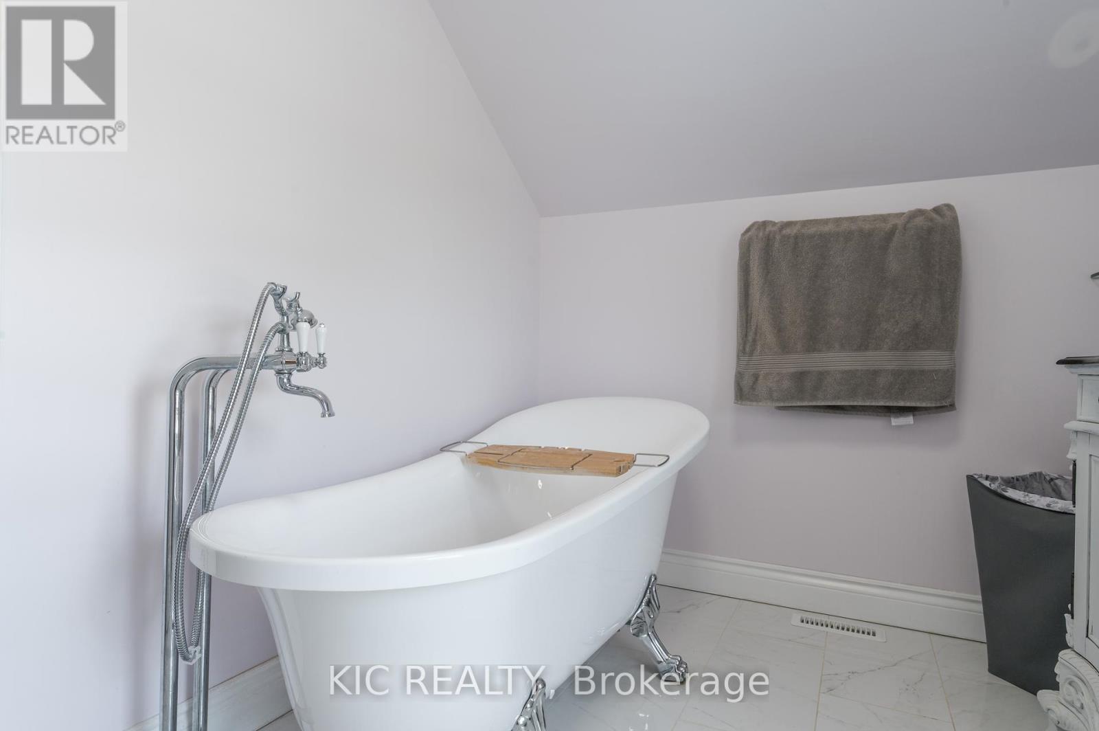 60 Queen Street, Asphodel-Norwood (Norwood), Ontario  K0L 2V0 - Photo 30 - X12260518
