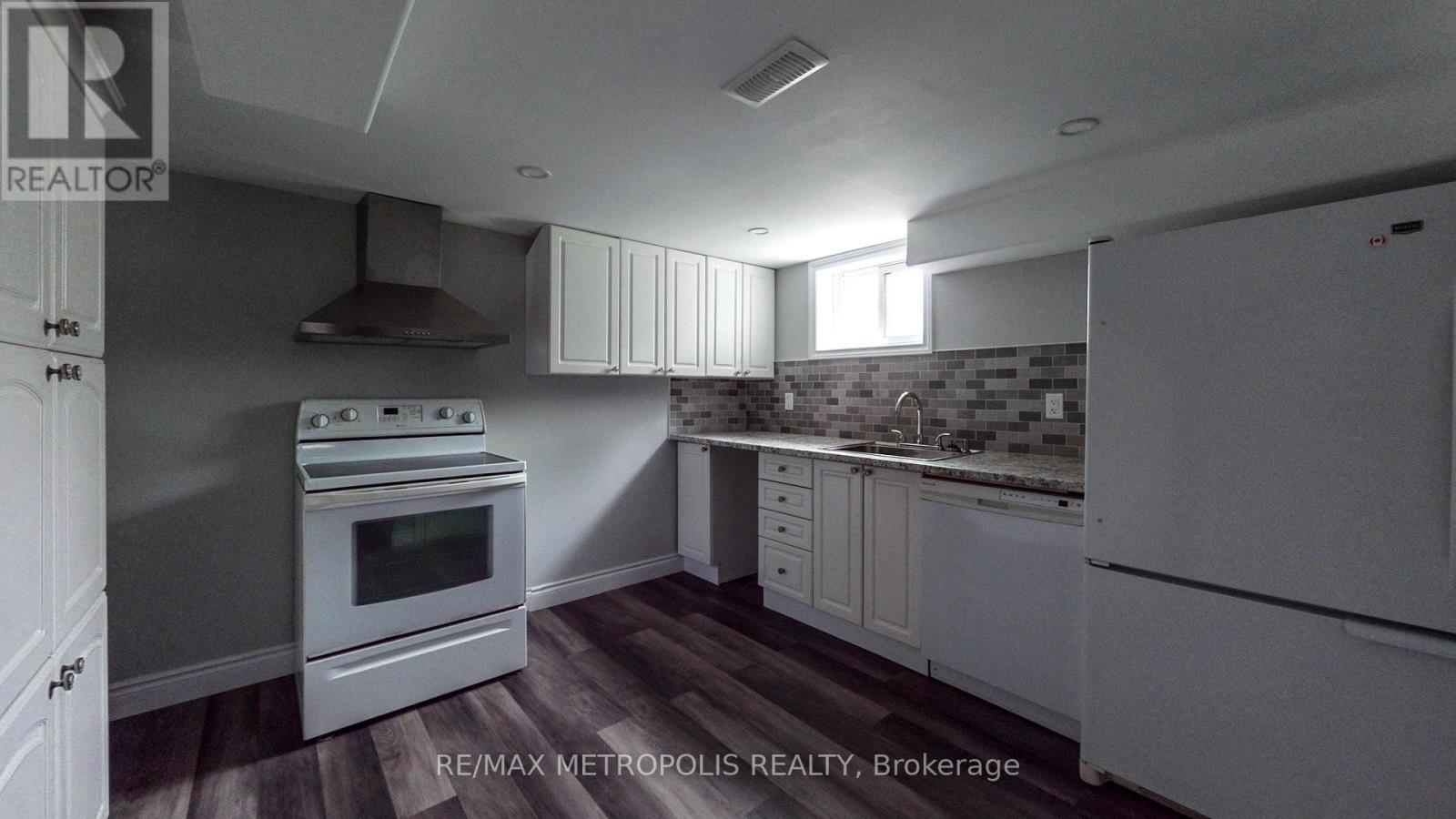 Main - 1020 Brewer Street, Peterborough Central (South), Ontario  K9J 5B4 - Photo 28 - X12260798