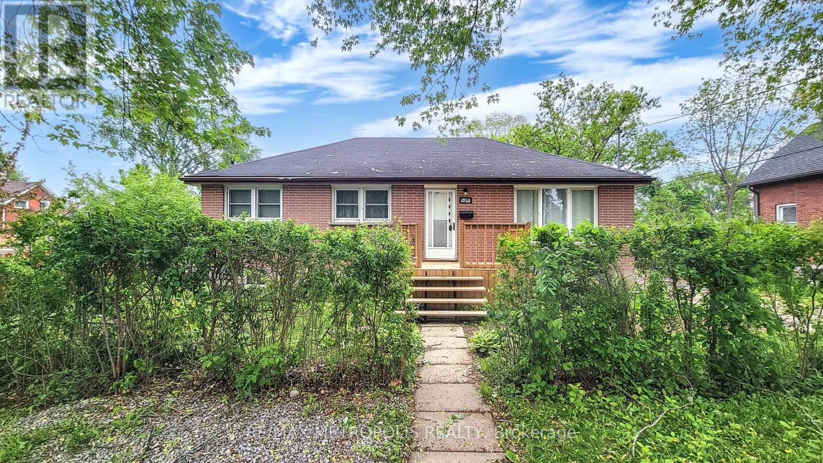 Main - 1020 Brewer Street, Peterborough Central (South), Ontario  K9J 5B4 - Photo 3 - X12260798