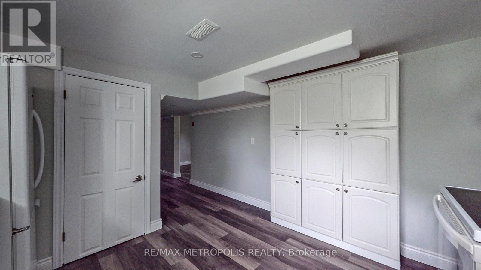 Main - 1020 Brewer Street, Peterborough Central (South), Ontario  K9J 5B4 - Photo 31 - X12260798