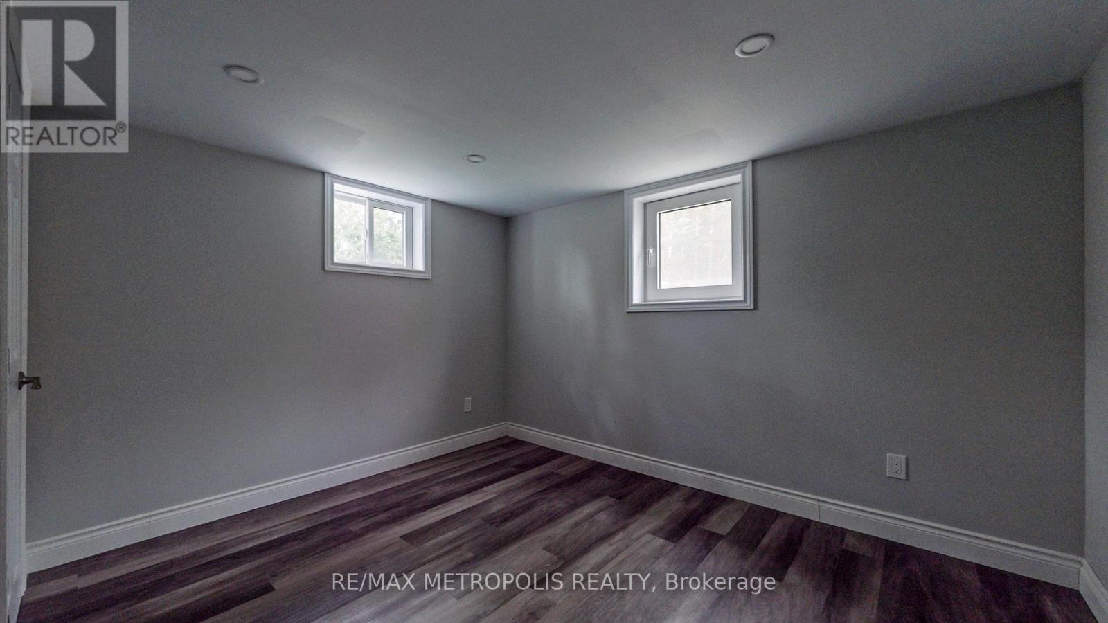Main - 1020 Brewer Street, Peterborough Central (South), Ontario  K9J 5B4 - Photo 38 - X12260798