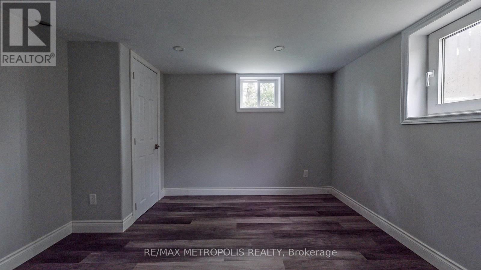 Main - 1020 Brewer Street, Peterborough Central (South), Ontario  K9J 5B4 - Photo 39 - X12260798