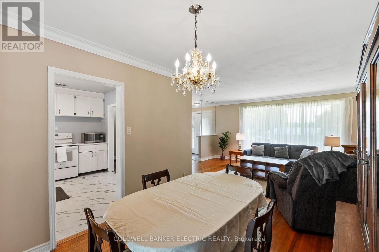 837 Kingsdale Drive, Douro-Dummer, Ontario  K9L 1B6 - Photo 12 - X12261082