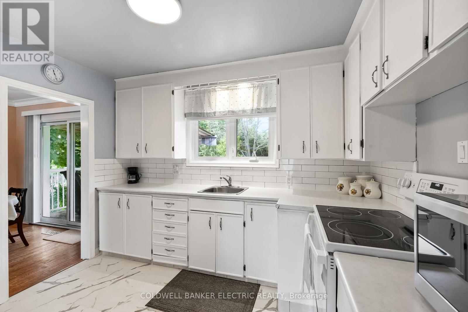 837 Kingsdale Drive, Douro-Dummer, Ontario  K9L 1B6 - Photo 14 - X12261082