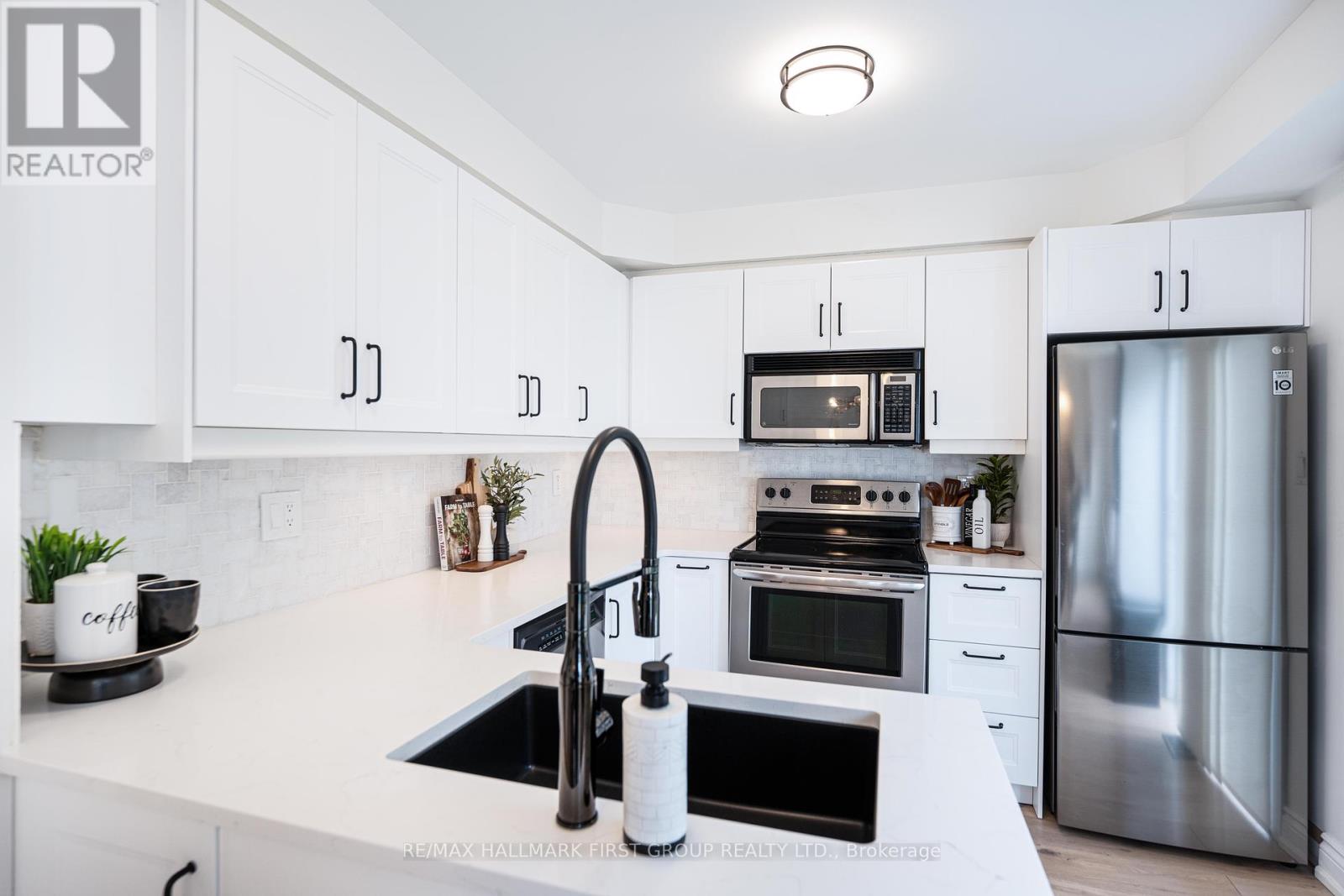 10 Stillwell Lane, Clarington (Newcastle), Ontario  L1B 1R4 - Photo 9 - E12261238