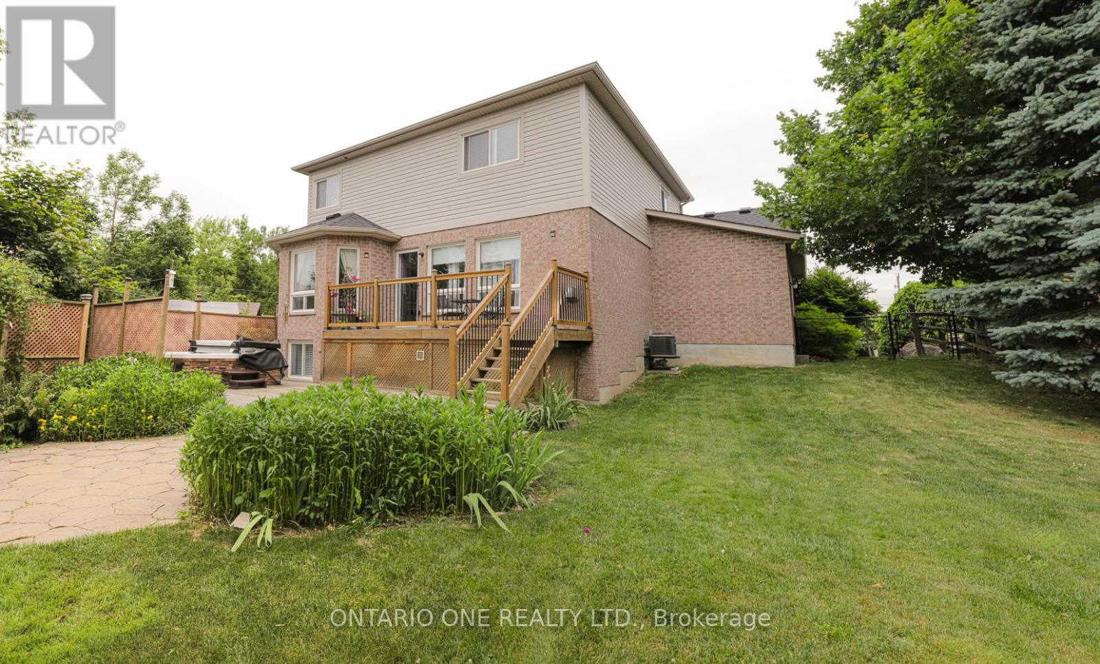 16 Wood Court, Kawartha Lakes (Lindsay), Ontario  K9V 6J4 - Photo 13 - X12261684