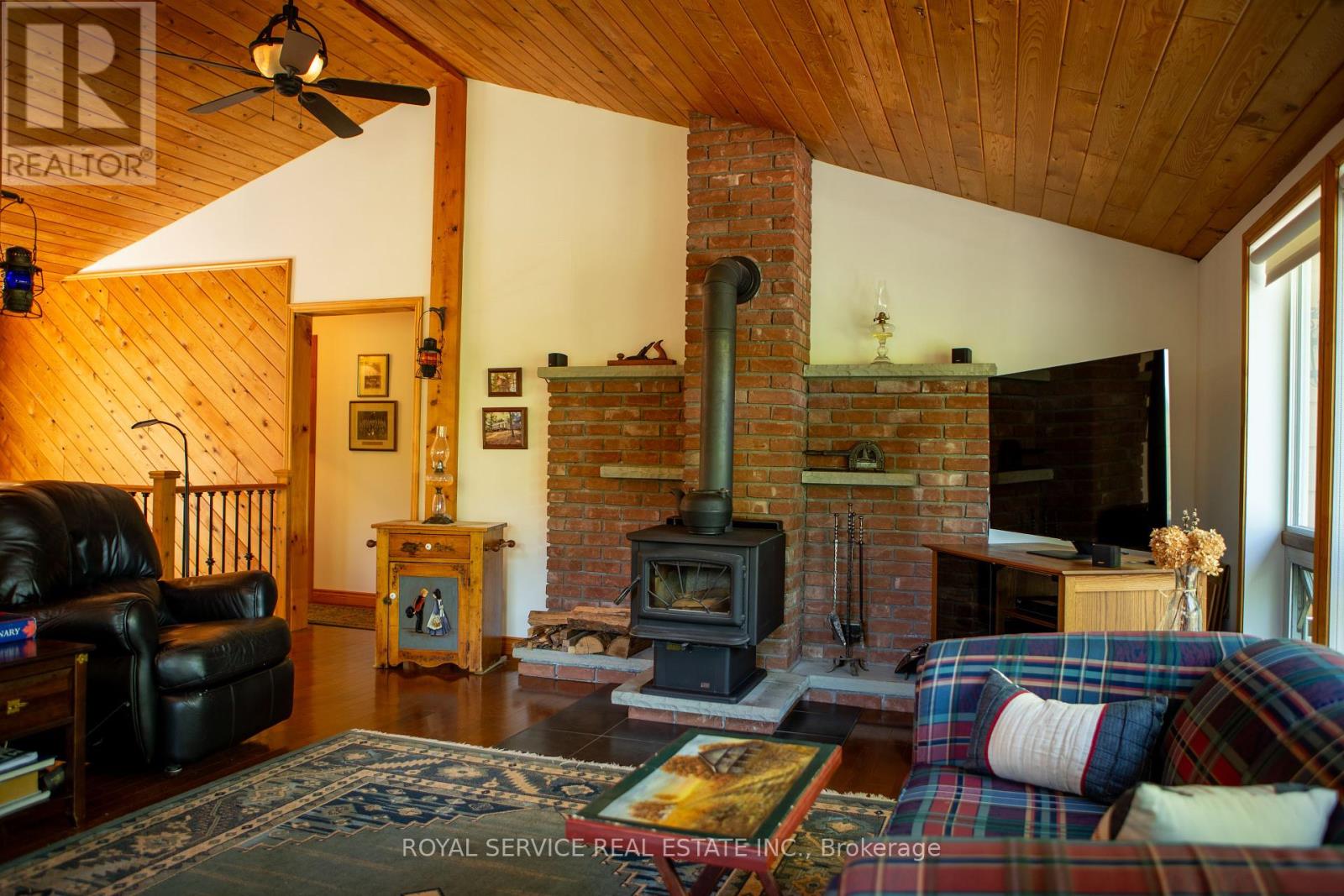 1317 Abrams Road, Highlands East (Cardiff Ward), Ontario  K0L 1C0 - Photo 8 - X12261943