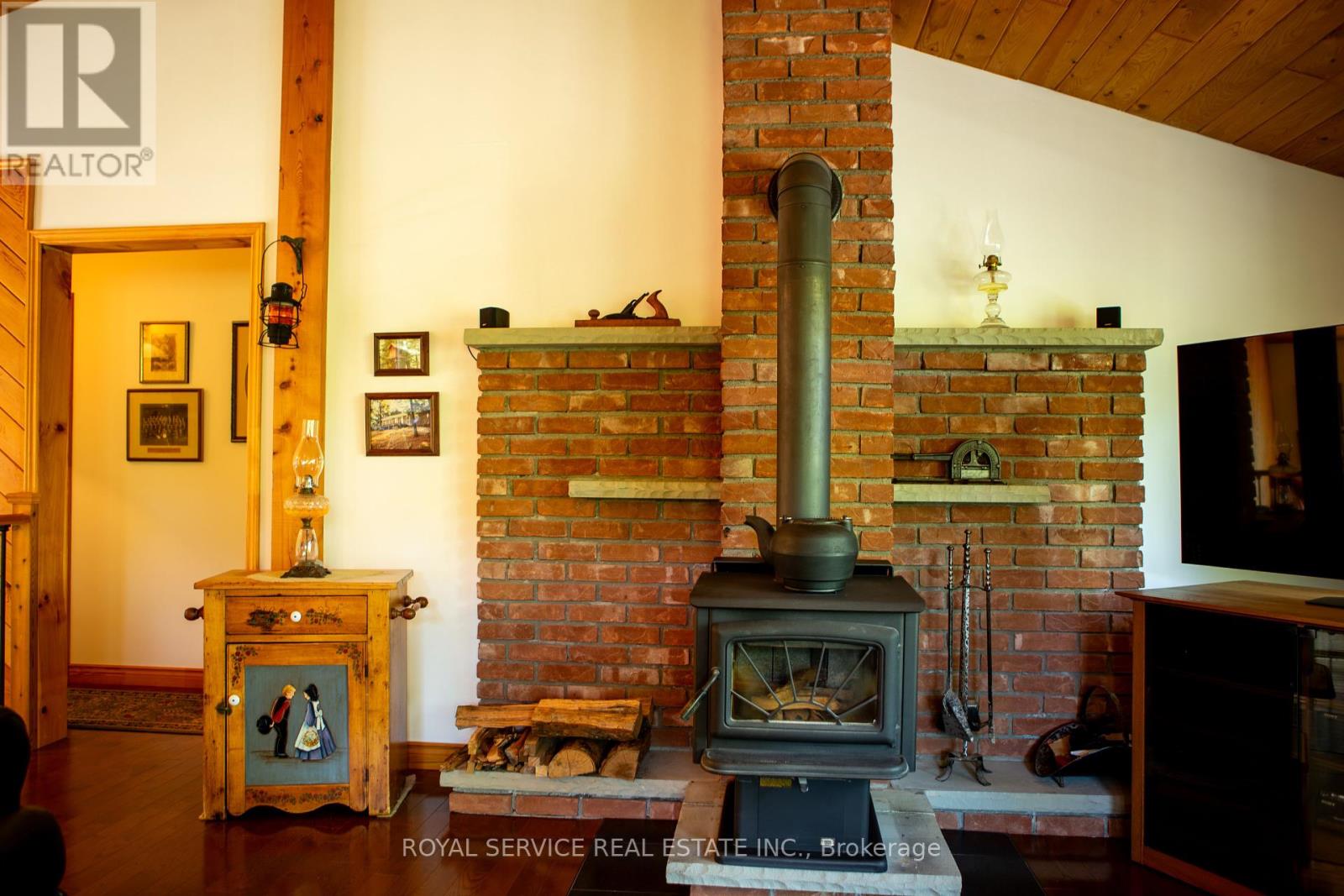 1317 Abrams Road, Highlands East (Cardiff Ward), Ontario  K0L 1C0 - Photo 9 - X12261943