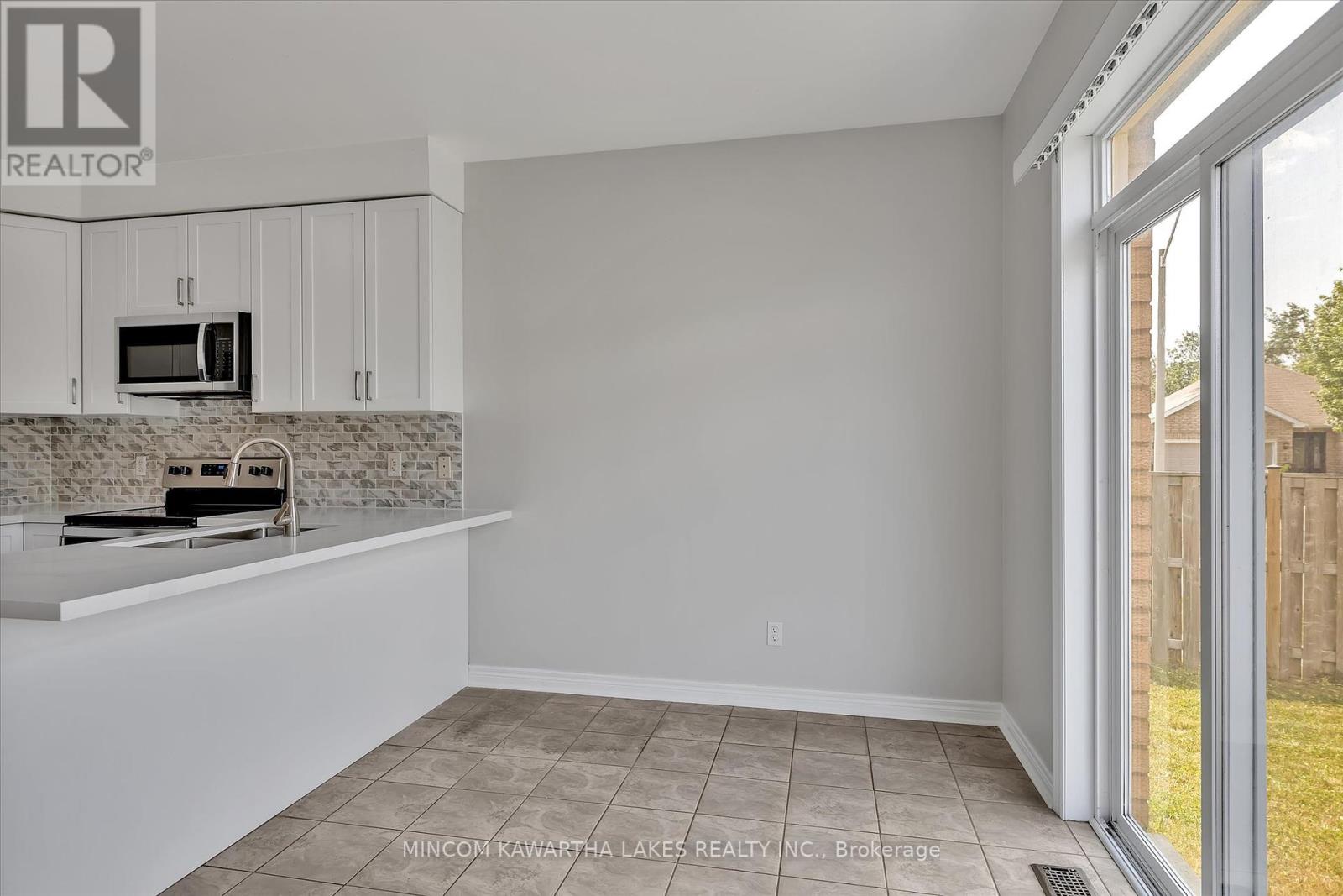 1403 Mcauliffe Lane, Peterborough East (North), Ontario  K9H 0B7 - Photo 12 - X12262318