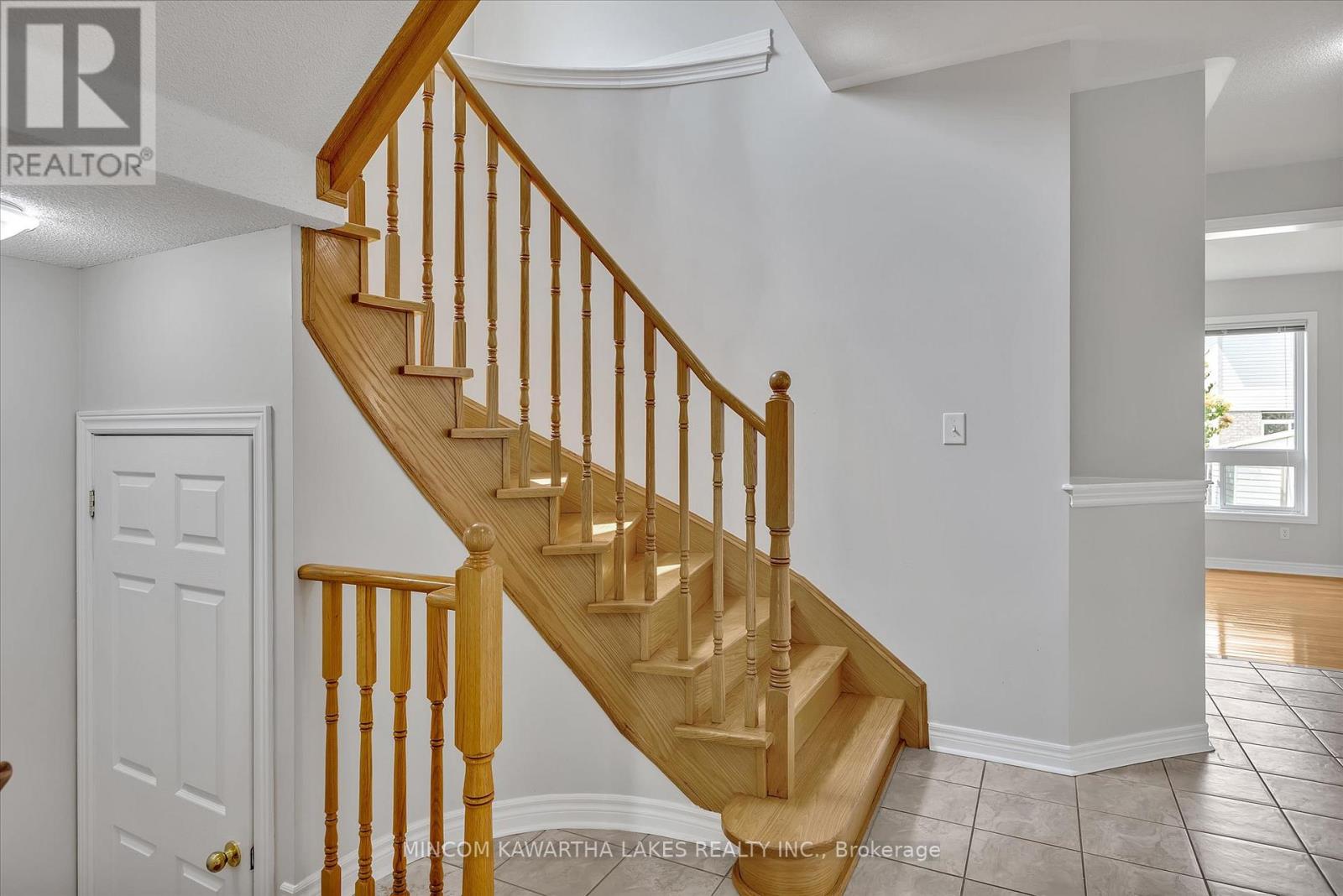 1403 Mcauliffe Lane, Peterborough East (North), Ontario  K9H 0B7 - Photo 6 - X12262318