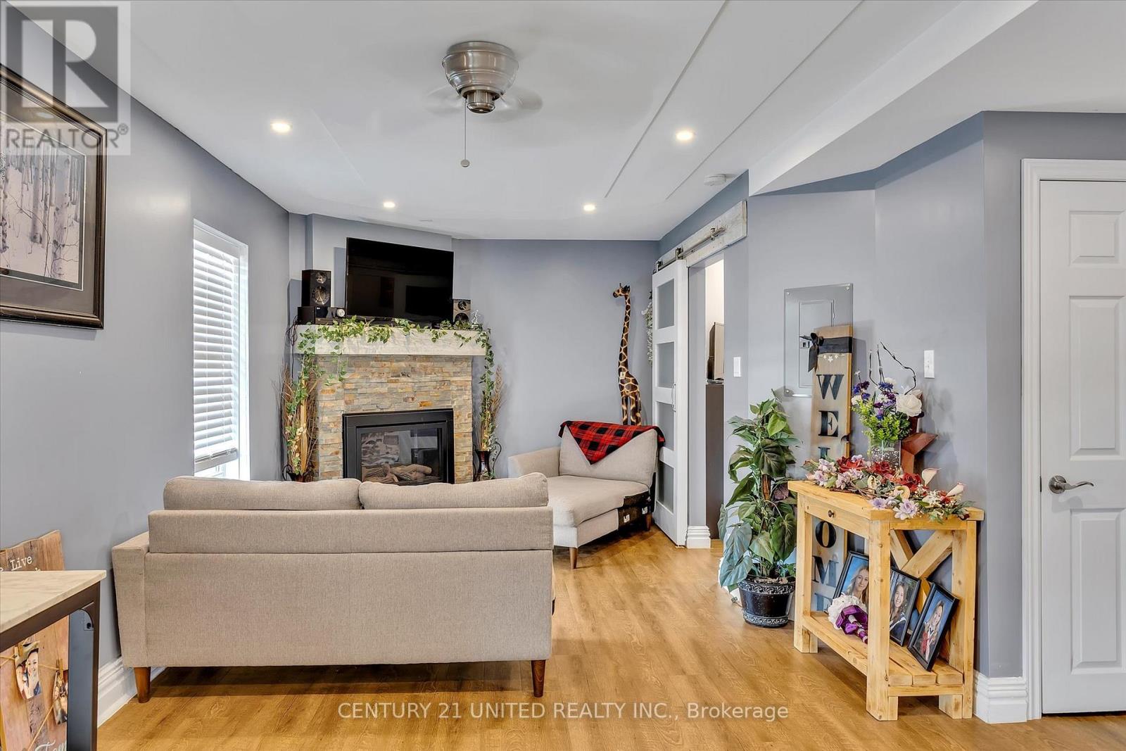 203 Carlisle Avenue, Peterborough East (Central), Ontario  K9H 1J7 - Photo 18 - X12262533