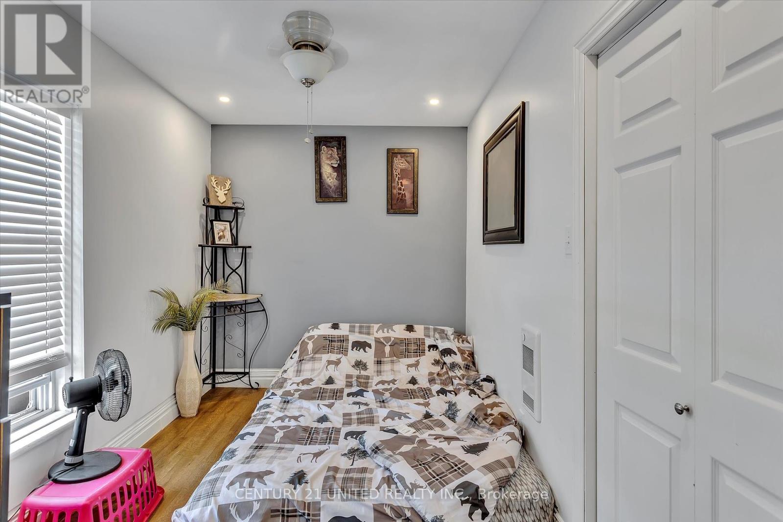 203 Carlisle Avenue, Peterborough East (Central), Ontario  K9H 1J7 - Photo 20 - X12262533