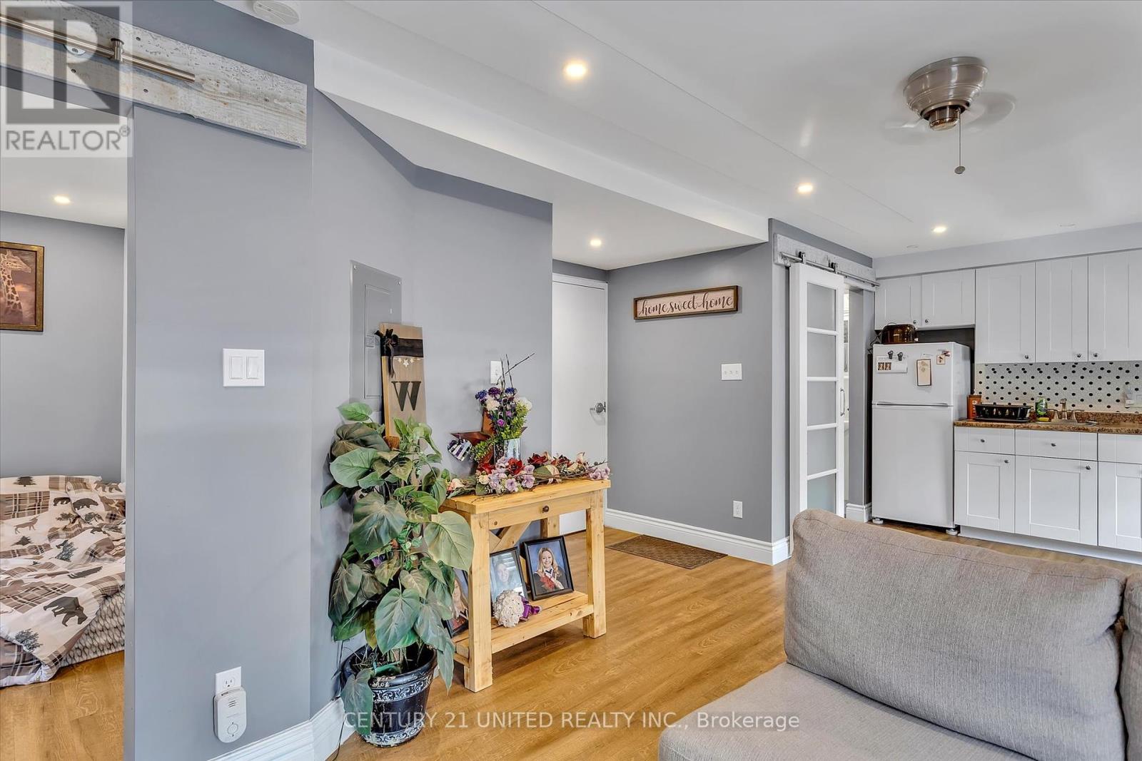 203 Carlisle Avenue, Peterborough East (Central), Ontario  K9H 1J7 - Photo 21 - X12262533