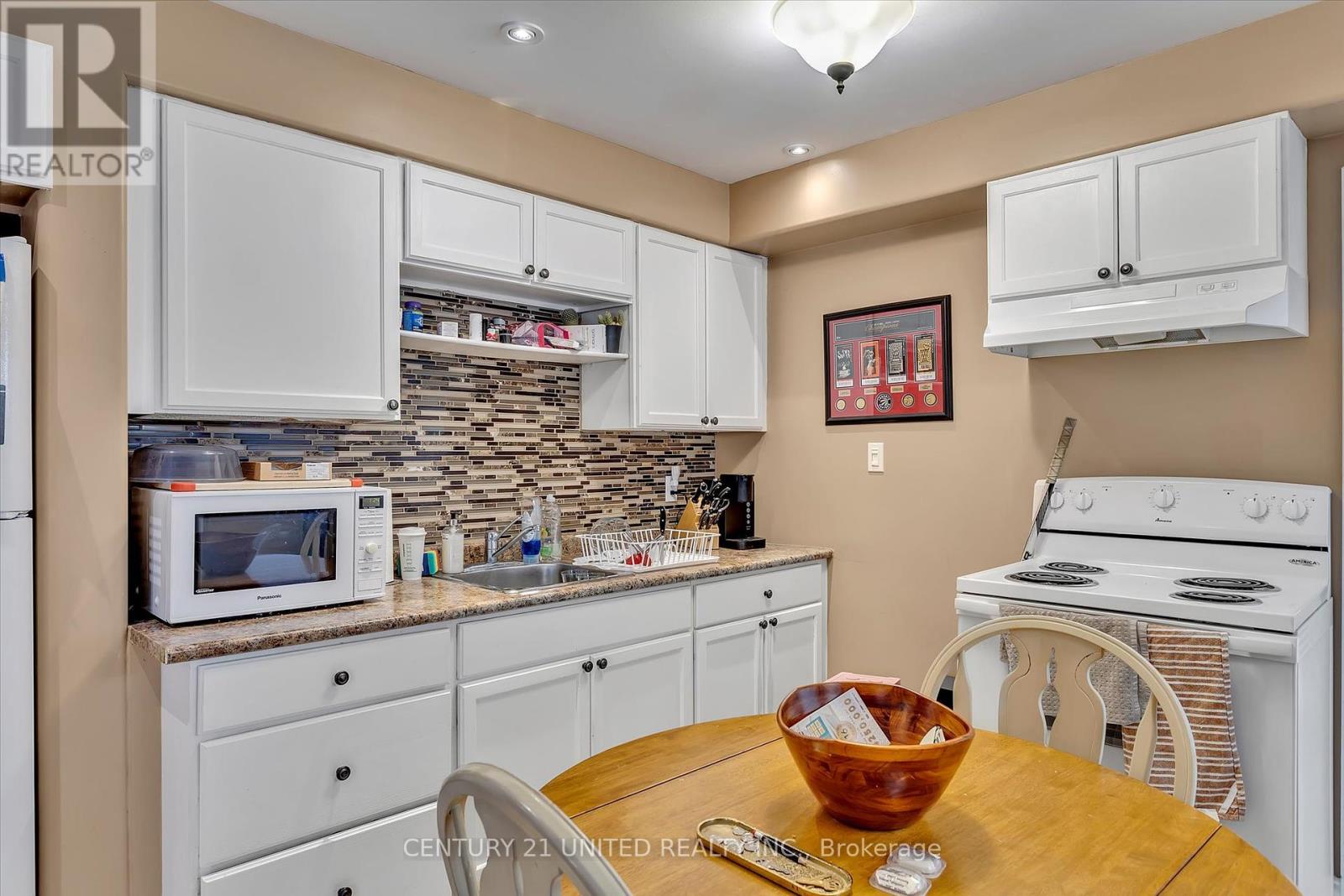 203 Carlisle Avenue, Peterborough East (Central), Ontario  K9H 1J7 - Photo 24 - X12262533