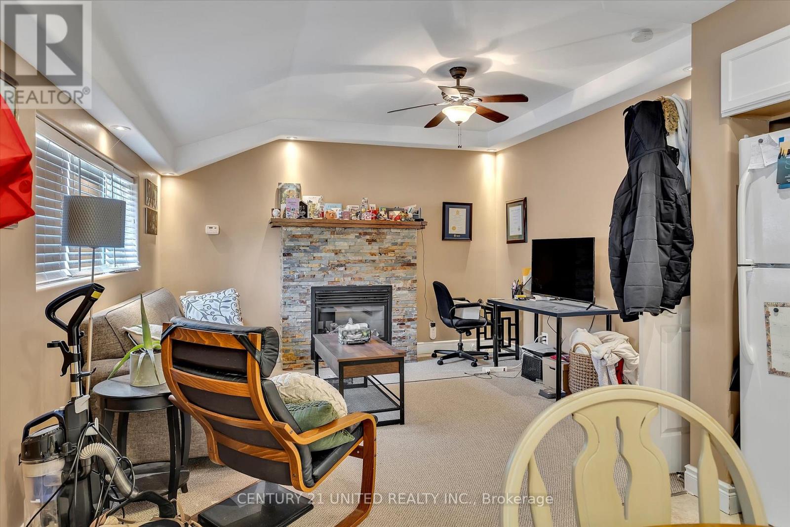 203 Carlisle Avenue, Peterborough East (Central), Ontario  K9H 1J7 - Photo 25 - X12262533