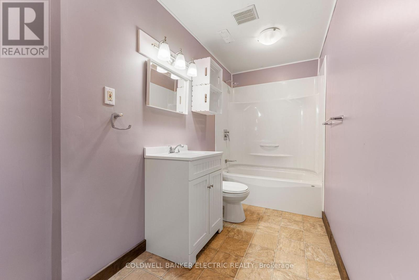 577 Weslemkoon Lake Road, Tudor And Cashel (Tudor Ward), Ontario  K0L 1W0 - Photo 15 - X12262541