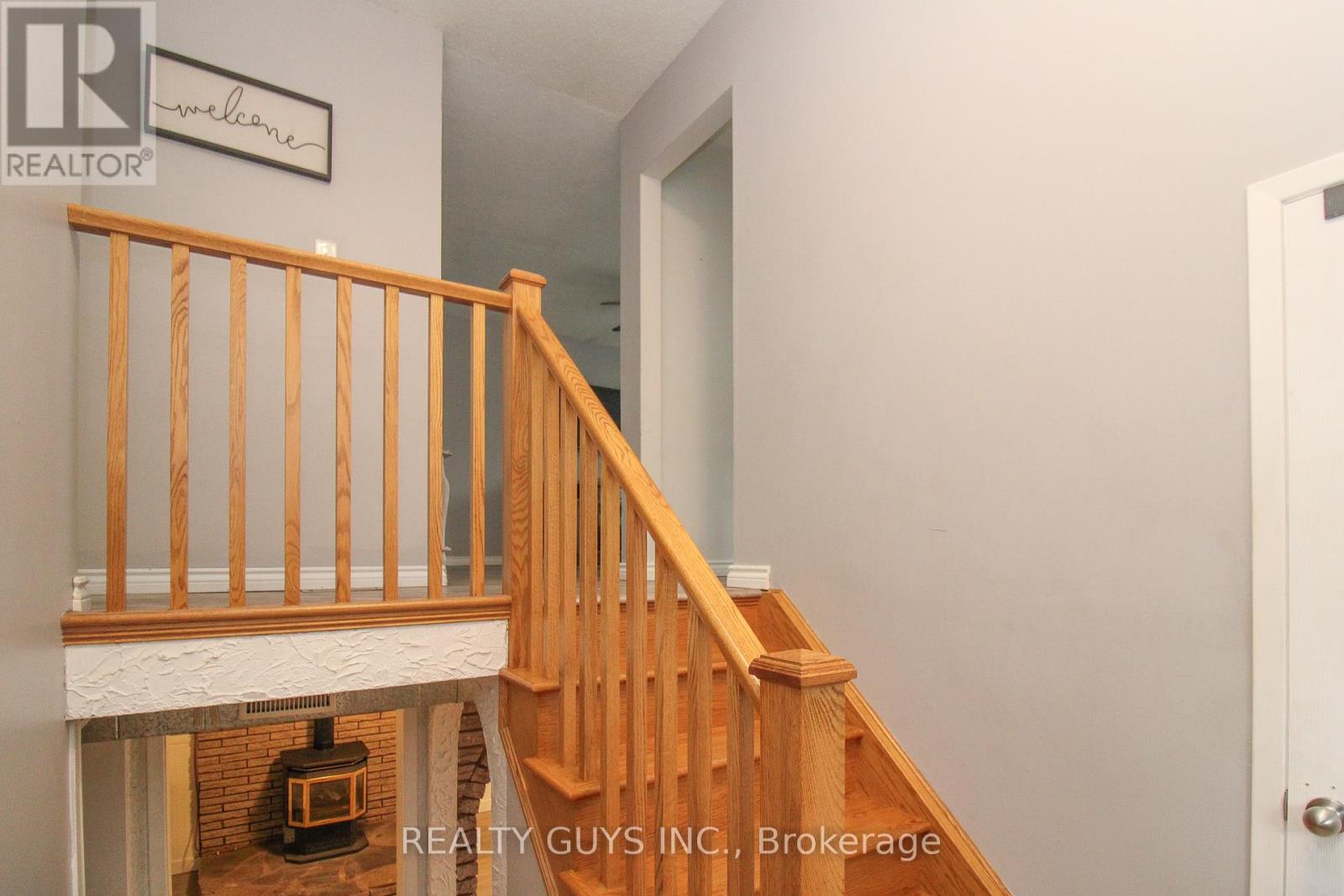 376 Southpark Drive, Peterborough South (East), Ontario  K9J 7Y2 - Photo 12 - X12262744