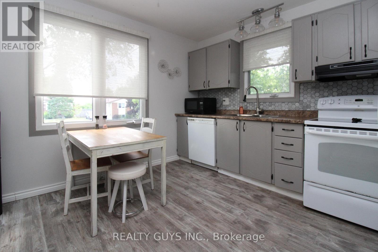 376 Southpark Drive, Peterborough South (East), Ontario  K9J 7Y2 - Photo 15 - X12262744