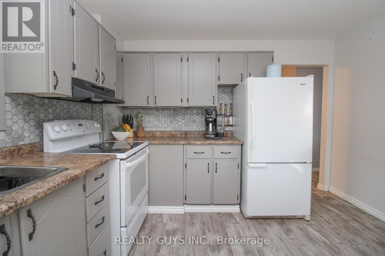 376 Southpark Drive, Peterborough South (East), Ontario  K9J 7Y2 - Photo 16 - X12262744