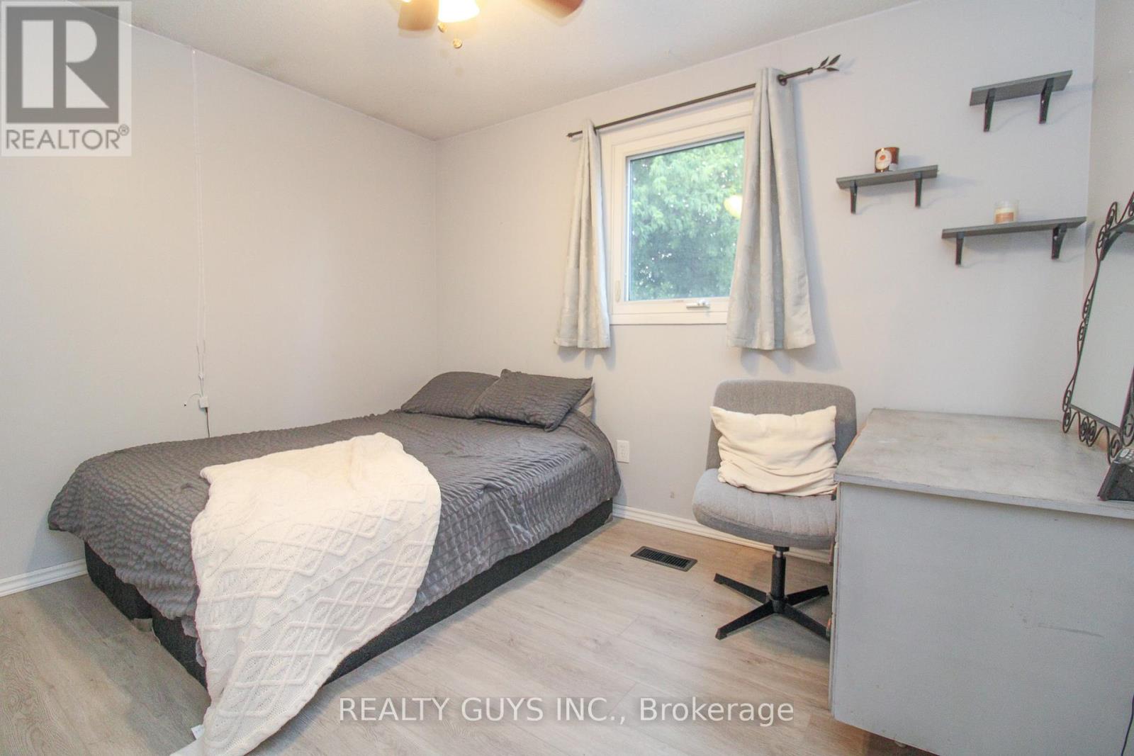 376 Southpark Drive, Peterborough South (East), Ontario  K9J 7Y2 - Photo 24 - X12262744