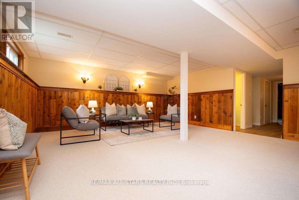 8 Trailway Lane N, Kawartha Lakes (Lindsay), Ontario  K9V 6L3 - Photo 18 - X12263107
