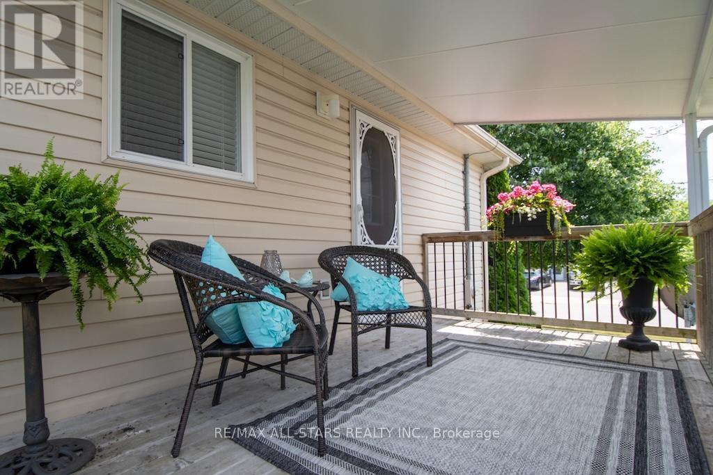 8 Trailway Lane N, Kawartha Lakes (Lindsay), Ontario  K9V 6L3 - Photo 26 - X12263107
