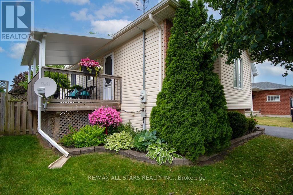 8 Trailway Lane N, Kawartha Lakes (Lindsay), Ontario  K9V 6L3 - Photo 31 - X12263107