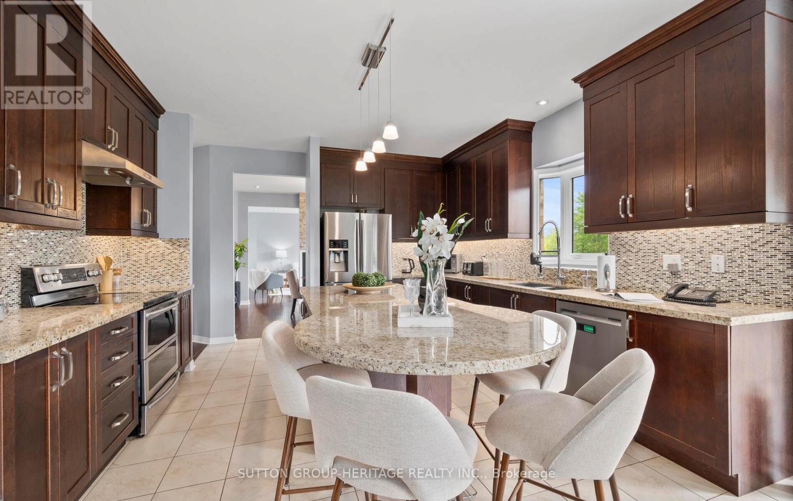 61 Songbird Crescent, Kawartha Lakes (Ops), Ontario  K9V 0A9 - Photo 11 - X12262878