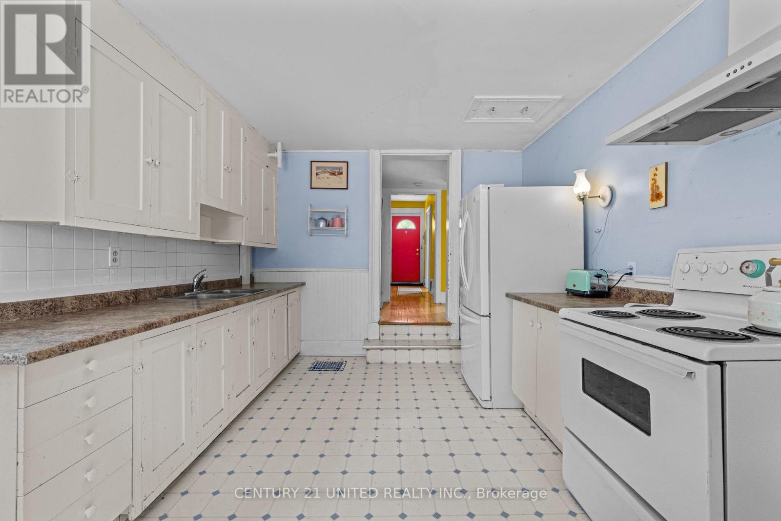 14 Kirk Street, Peterborough Central (North), Ontario  K9H 2R7 - Photo 10 - X12263984
