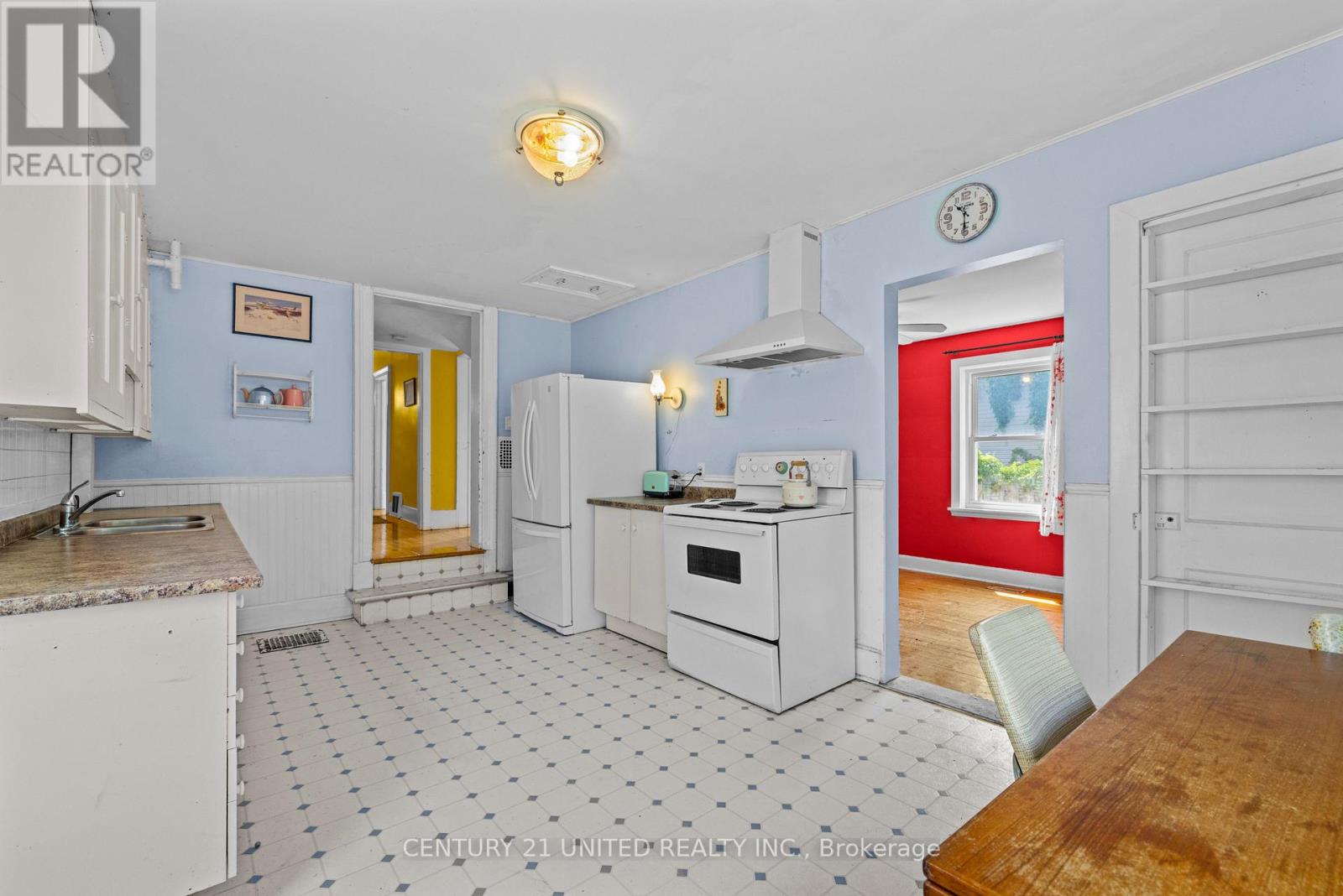 14 Kirk Street, Peterborough Central (North), Ontario  K9H 2R7 - Photo 11 - X12263984