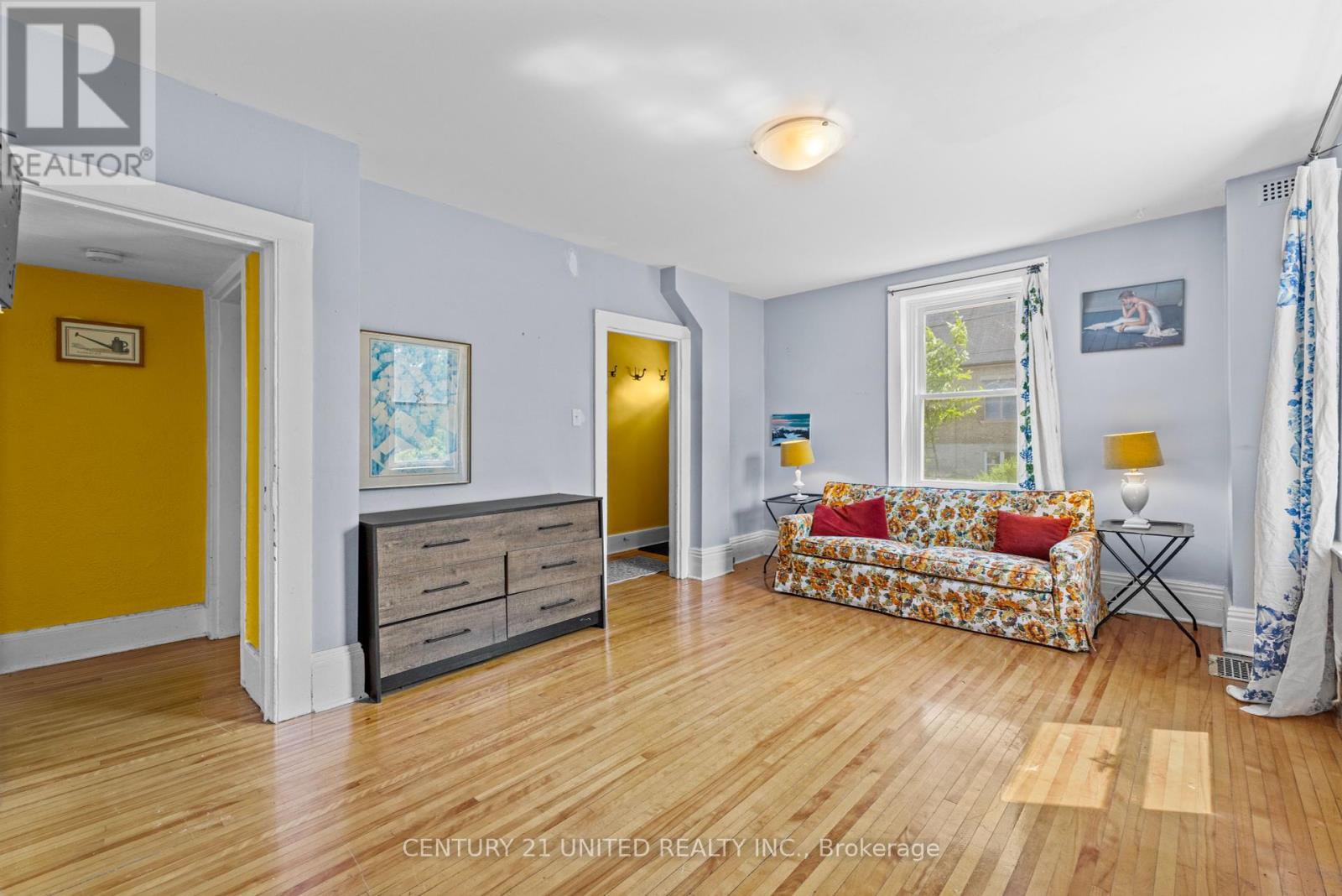 14 Kirk Street, Peterborough Central (North), Ontario  K9H 2R7 - Photo 6 - X12263984
