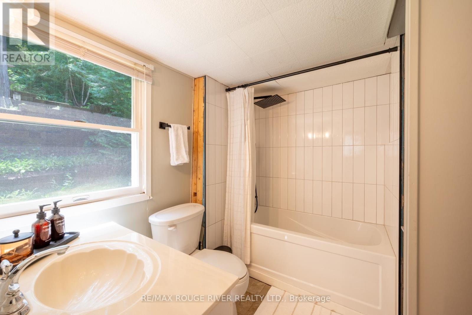 200 - 5248 King Road, Hamilton Township, Ontario  K0L 1E0 - Photo 17 - X12264218