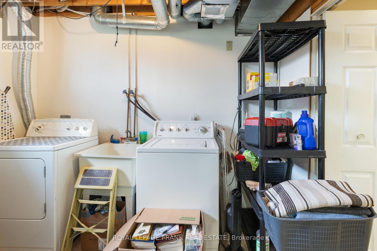 2558 Foxmeadow Road, Peterborough East (South), Ontario  K9L 1X2 - Photo 37 - X12264288
