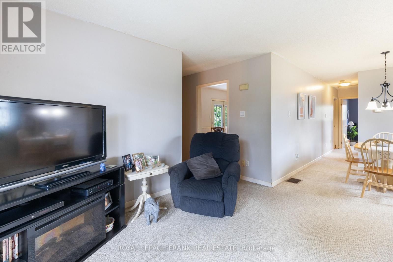 2558 Foxmeadow Road, Peterborough East (South), Ontario  K9L 1X2 - Photo 8 - X12264288