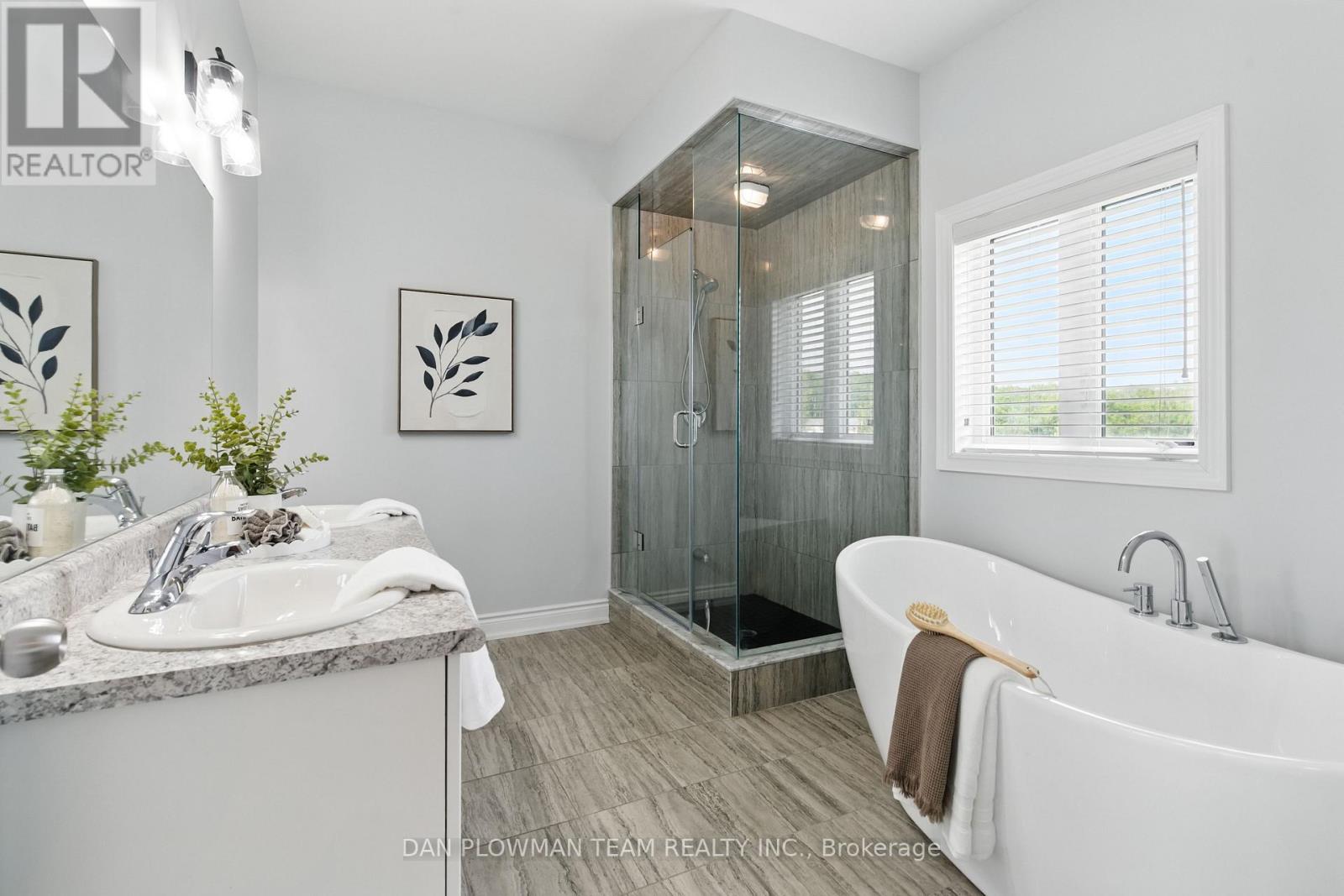 47 Songbird Crescent, Kawartha Lakes, Ontario  K9V 0A9 - Photo 24 - X12264434