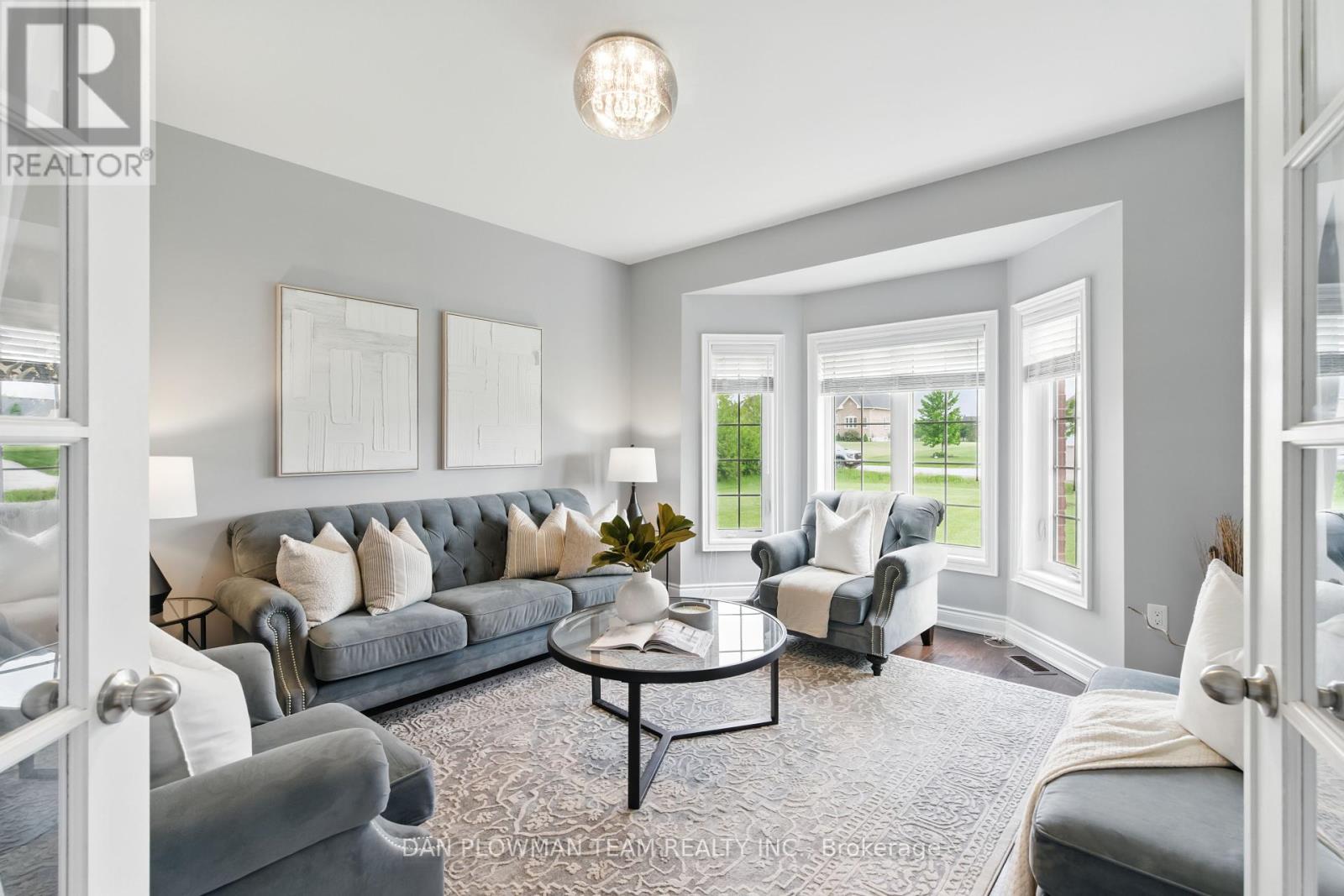 47 Songbird Crescent, Kawartha Lakes, Ontario  K9V 0A9 - Photo 6 - X12264434