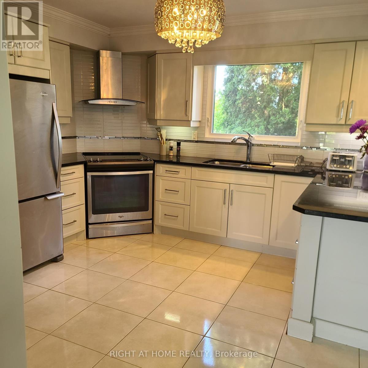 2853 Bellwood Drive, Clarington, Ontario  L1B 0L5 - Photo 4 - E12264745
