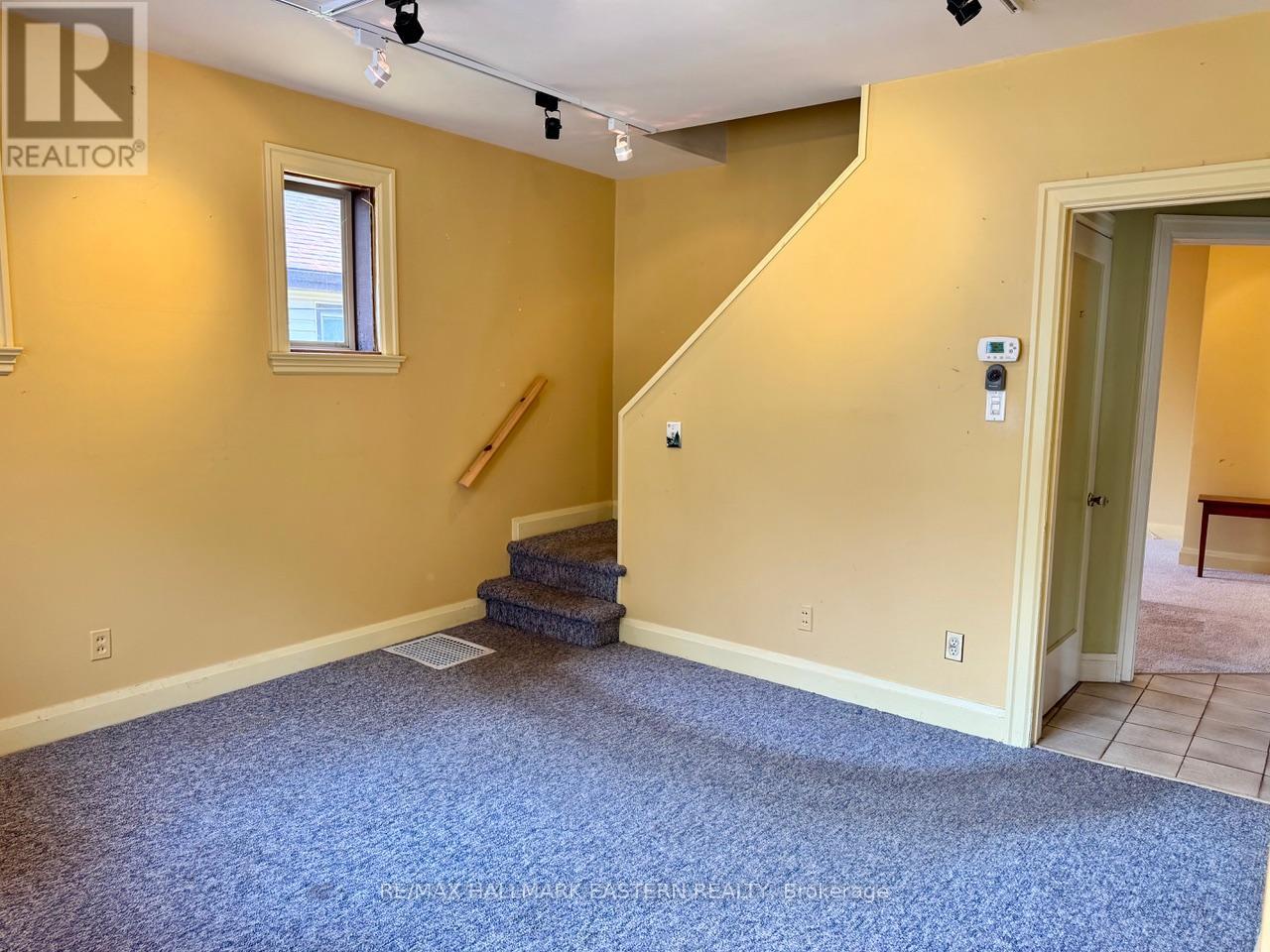 232 Munroe Avenue, Peterborough East (Central), Ontario  K9H 1H8 - Photo 11 - X12265019