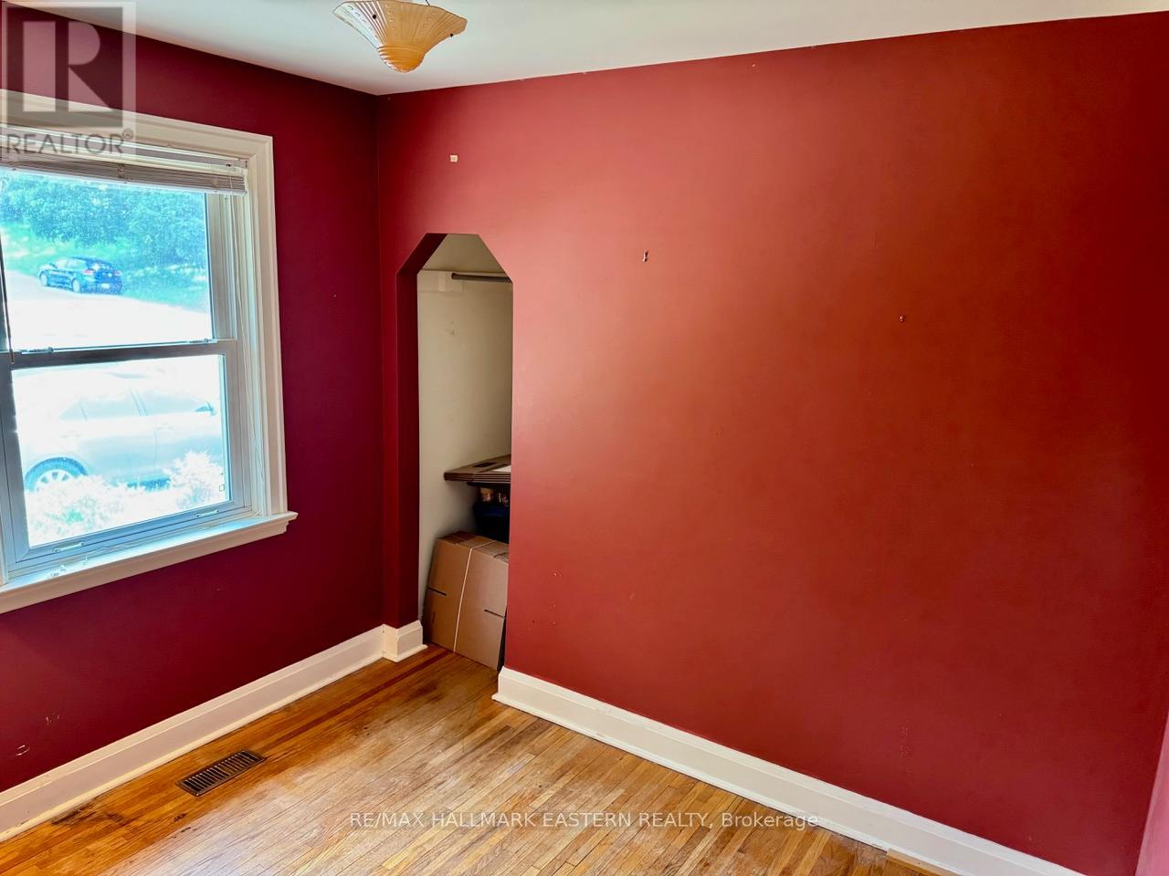 232 Munroe Avenue, Peterborough East (Central), Ontario  K9H 1H8 - Photo 12 - X12265019