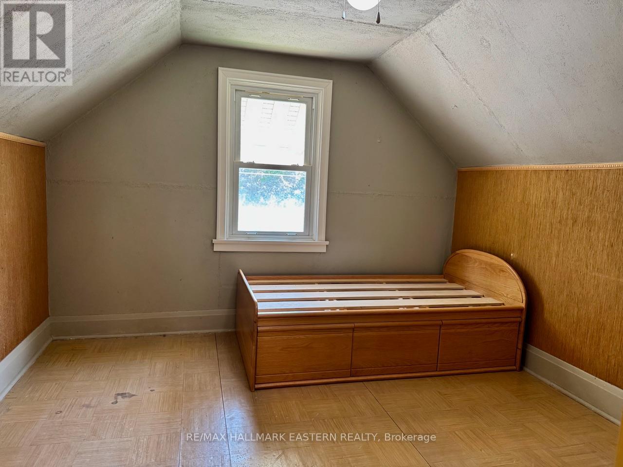 232 Munroe Avenue, Peterborough East (Central), Ontario  K9H 1H8 - Photo 14 - X12265019
